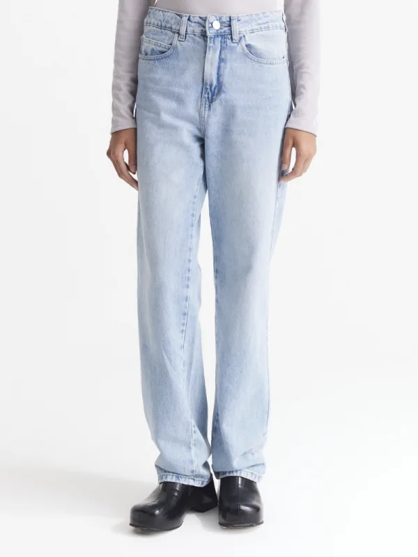 Jean Straight Full Celeste Bigotes