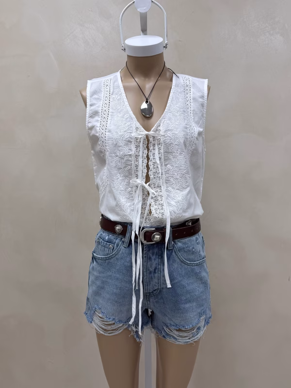 Chaleco con puntilla